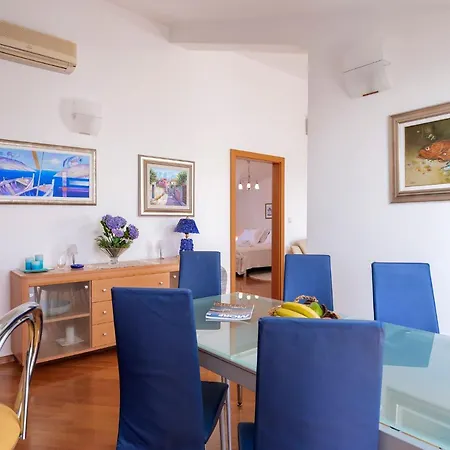 Agape Apartman Hvar * חוואר
